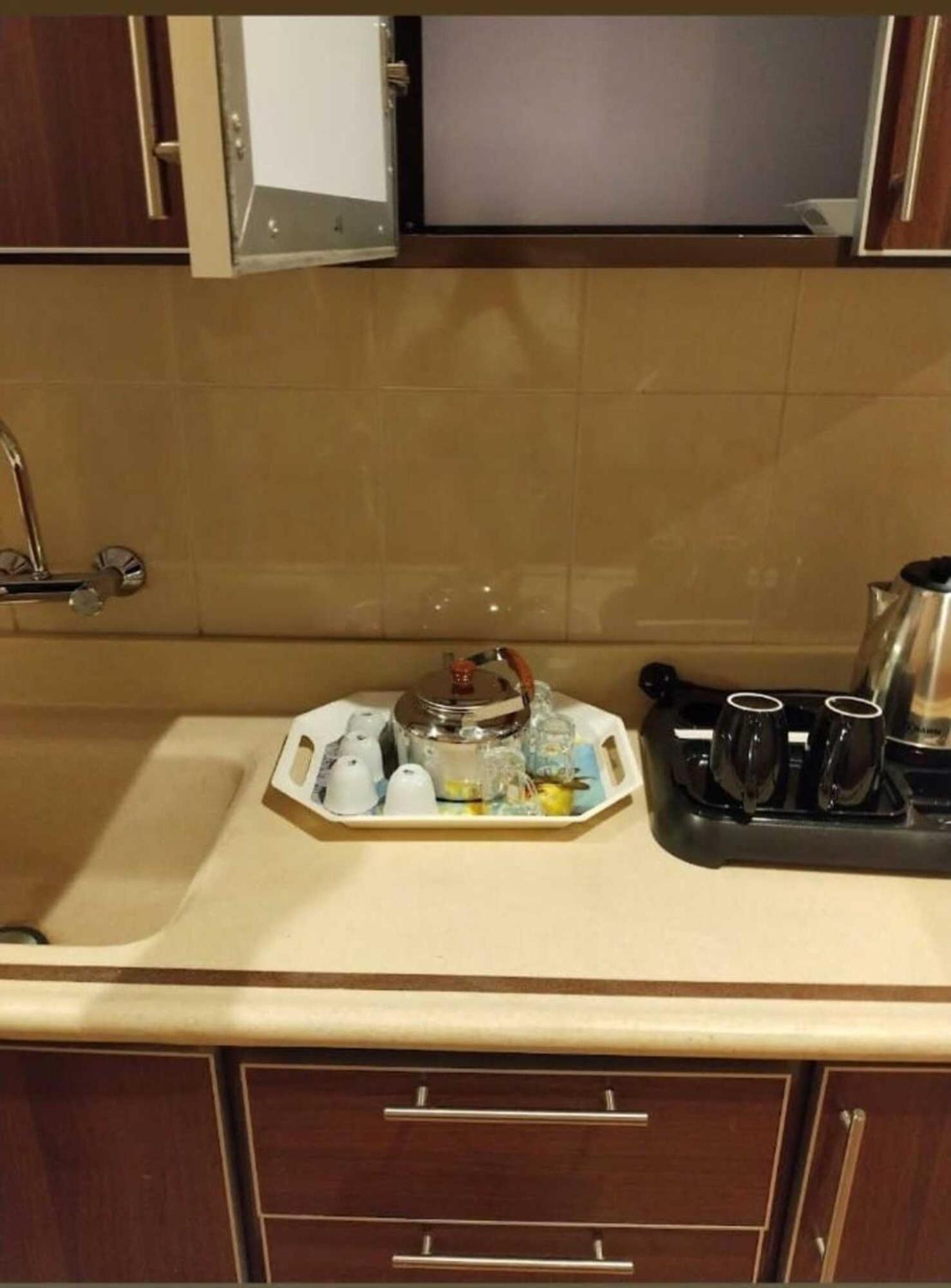 شقق اطلالة ابحر للشقق المخدومة Jeddah Exterior photo